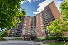 2000 JASMINE Crescent 718, Beacon Hill North - South and Area, ON K1J 8K4