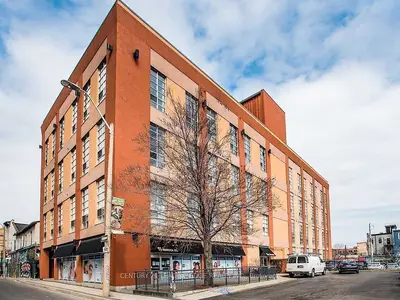 Condo Apartment in Hamilton