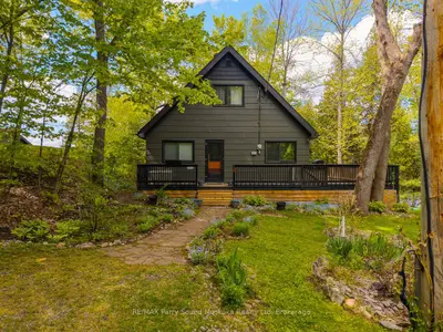 Detached in Whitestone