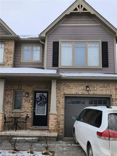 Condo Townhouse in London North