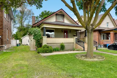Detached in Niagara Falls