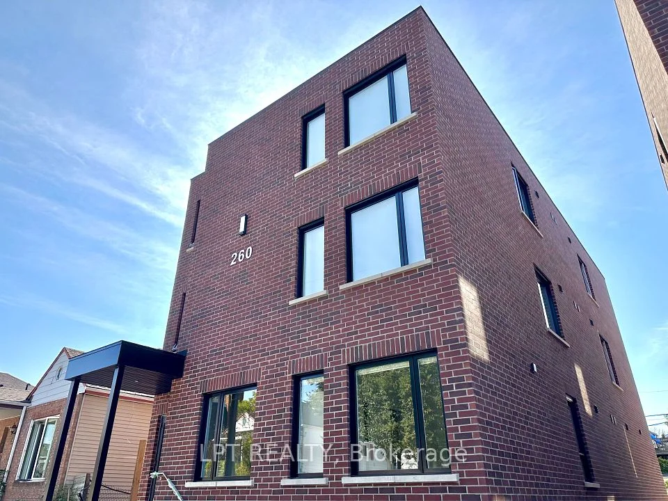 260 ST DENIS Street 2, Vanier and Kingsview Park, ON K1L 5J5