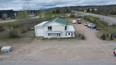 Detached in Papineau-Cameron
