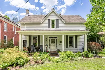 Detached in Woodstock