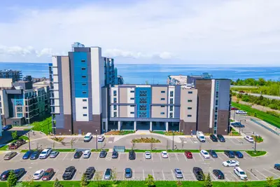 Condo Apartment in Grimsby