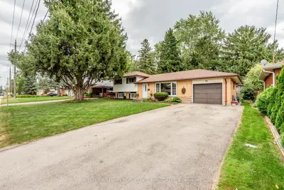 Detached in Brantford