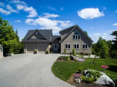 Detached in Grey Highlands