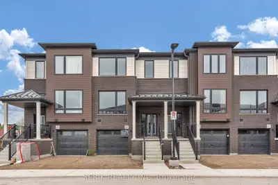Att/Row/Townhouse in Guelph