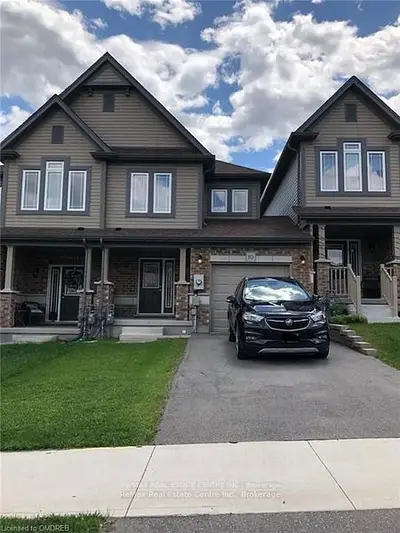 Att/Row/Townhouse in Guelph