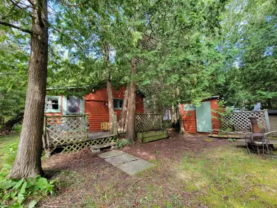 Detached in Northern Bruce Peninsula