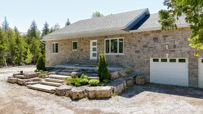 Detached in Northern Bruce Peninsula