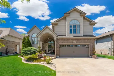 Detached in Niagara Falls