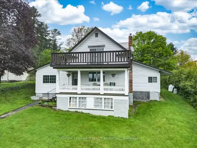 Detached in Bancroft