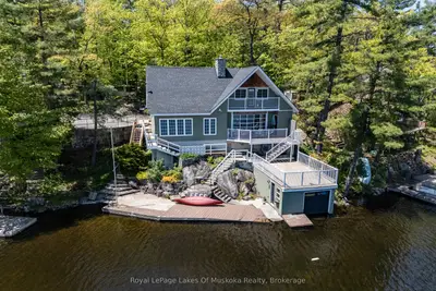Detached in Gravenhurst