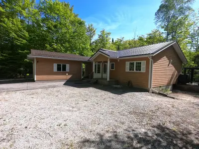 Detached in South Bruce Peninsula