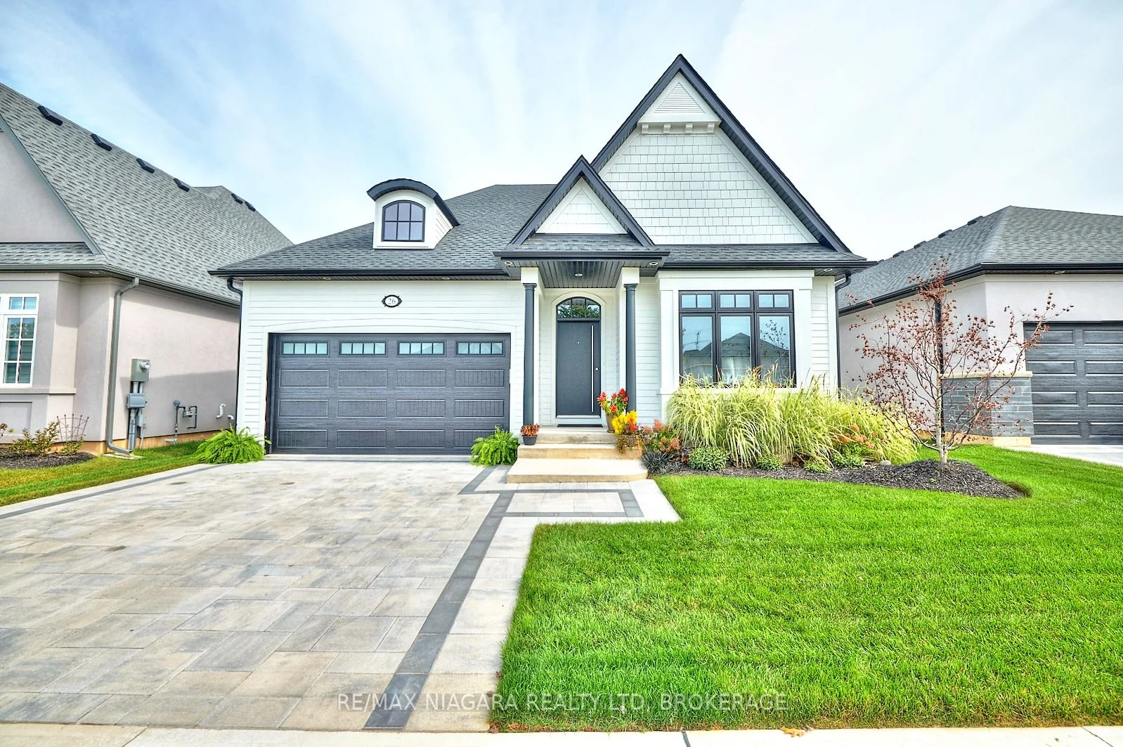 26 Sunrise Court N, Fort Erie, ON L0S 1N0