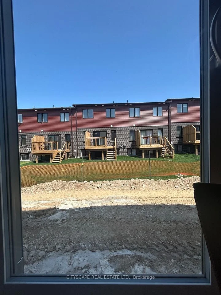 16-101C Queens Brook Crescent C-16, Cambridge, ON N1R 5S3