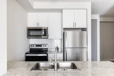 Condo Apartment in Hamilton