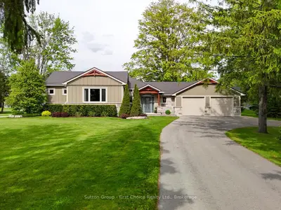 Detached in Perth East