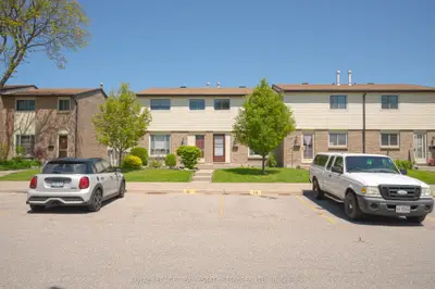 Condo Townhouse in Sarnia