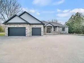 Detached in Puslinch