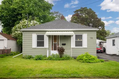 Detached in Brockville