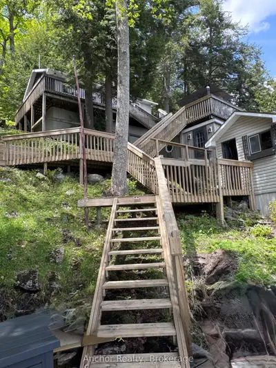 Detached in Algonquin Highlands