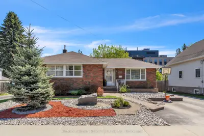 Detached in North Bay