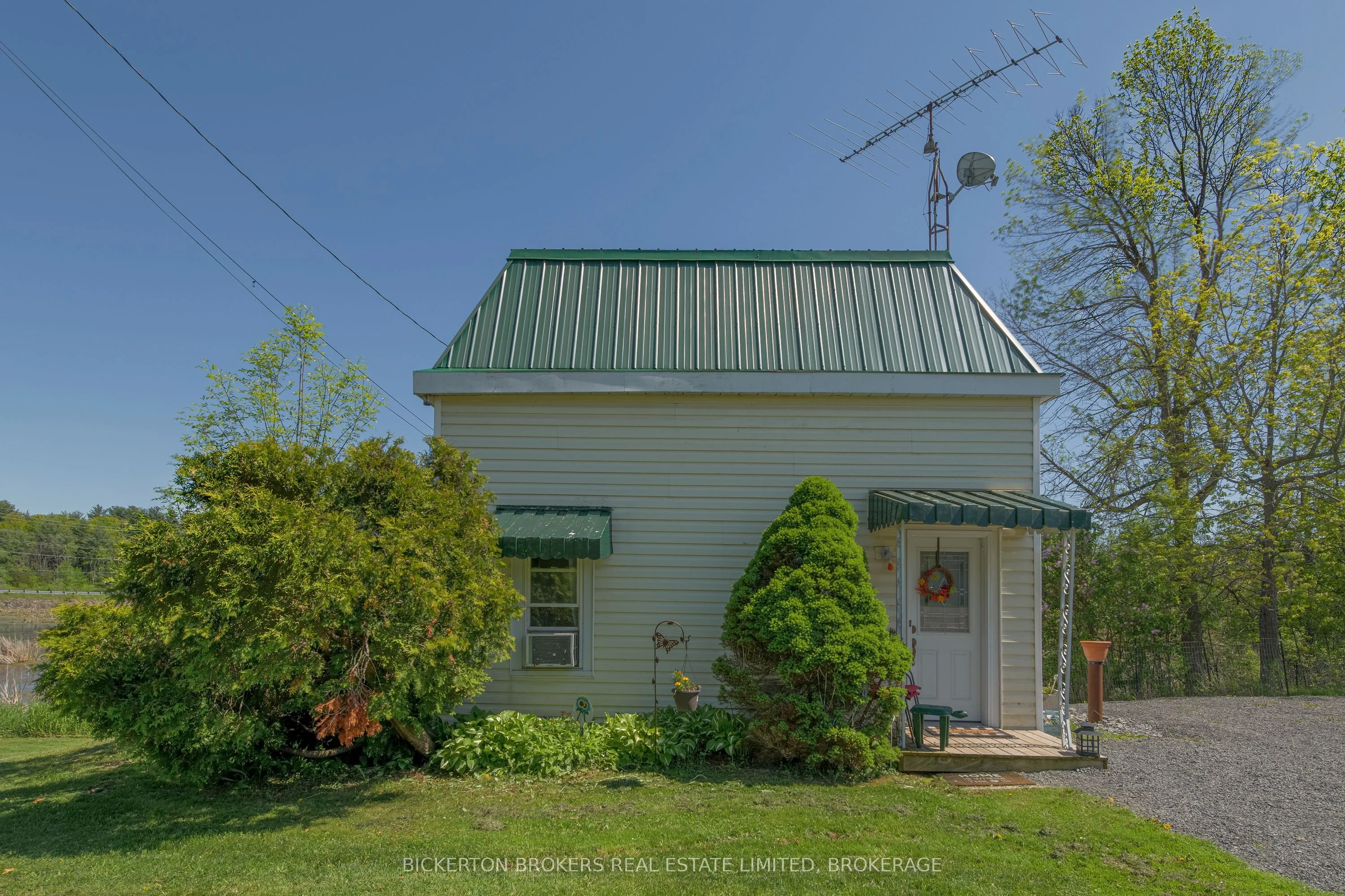 893 County Road 2 Road, Front of Leeds & Seeleys Bay, ON K0E 1L0