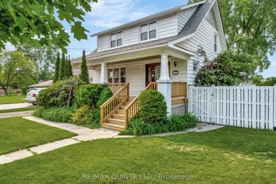 Detached in Belleville