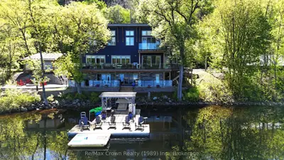Detached in Parry Sound Remote Area