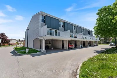 Condo Townhouse in Hunt Club - Windsor Park Village and Area