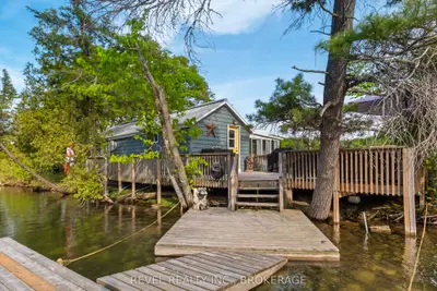 Detached in Frontenac