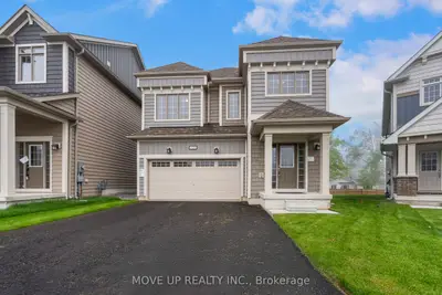 Detached in Gravenhurst