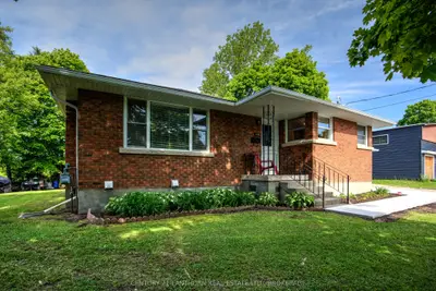 Detached in Kingston