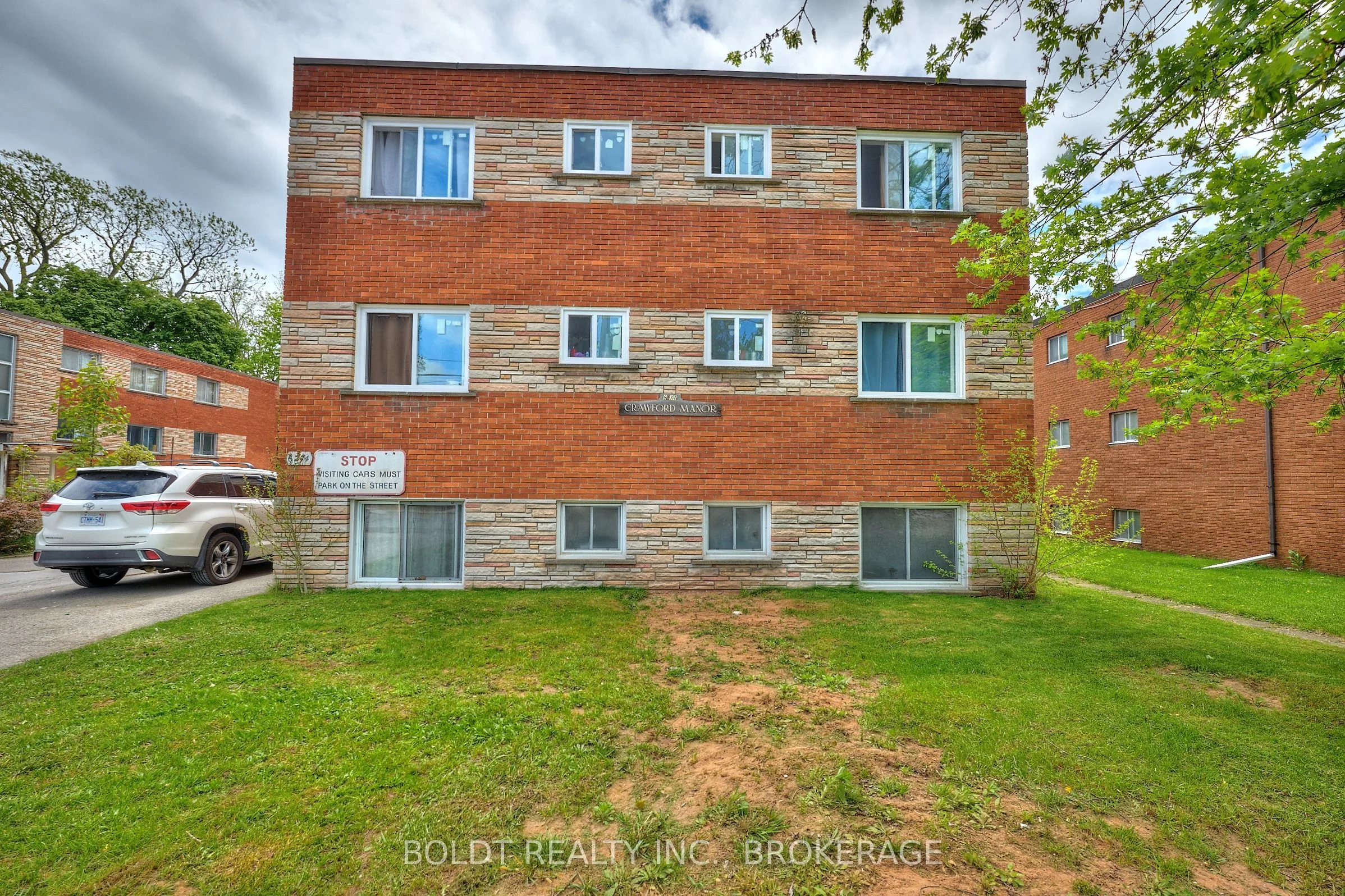 6274 BARKER Street, Niagara Falls, ON L2G 1Y7