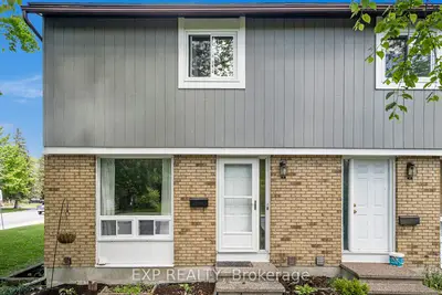 Condo Townhouse in Barrhaven