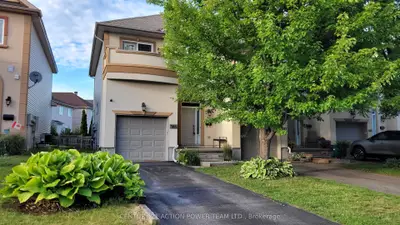 Att/Row/Townhouse in Orleans - Cumberland and Area