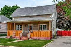 18 College Street, Quinte West, ON K8V 1P7
