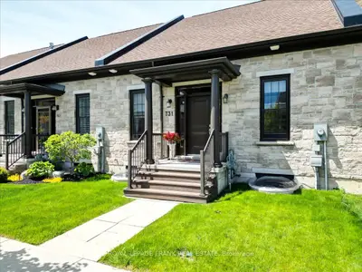 Att/Row/Townhouse in Cobourg