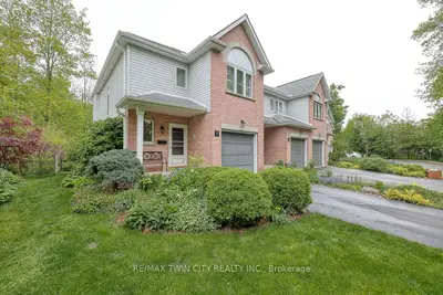Condo Townhouse in Wilmot