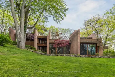 Detached in Cambridge