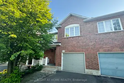 Att/Row/Townhouse in Kanata