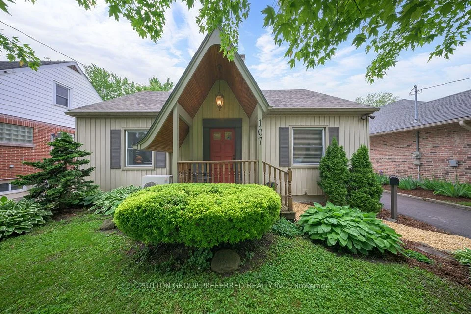 107 Devonshire Avenue, London South, ON N6C 2H6