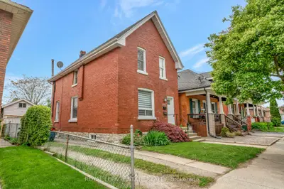 Duplex in Brantford