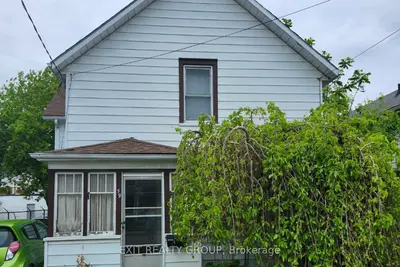 Detached in Belleville