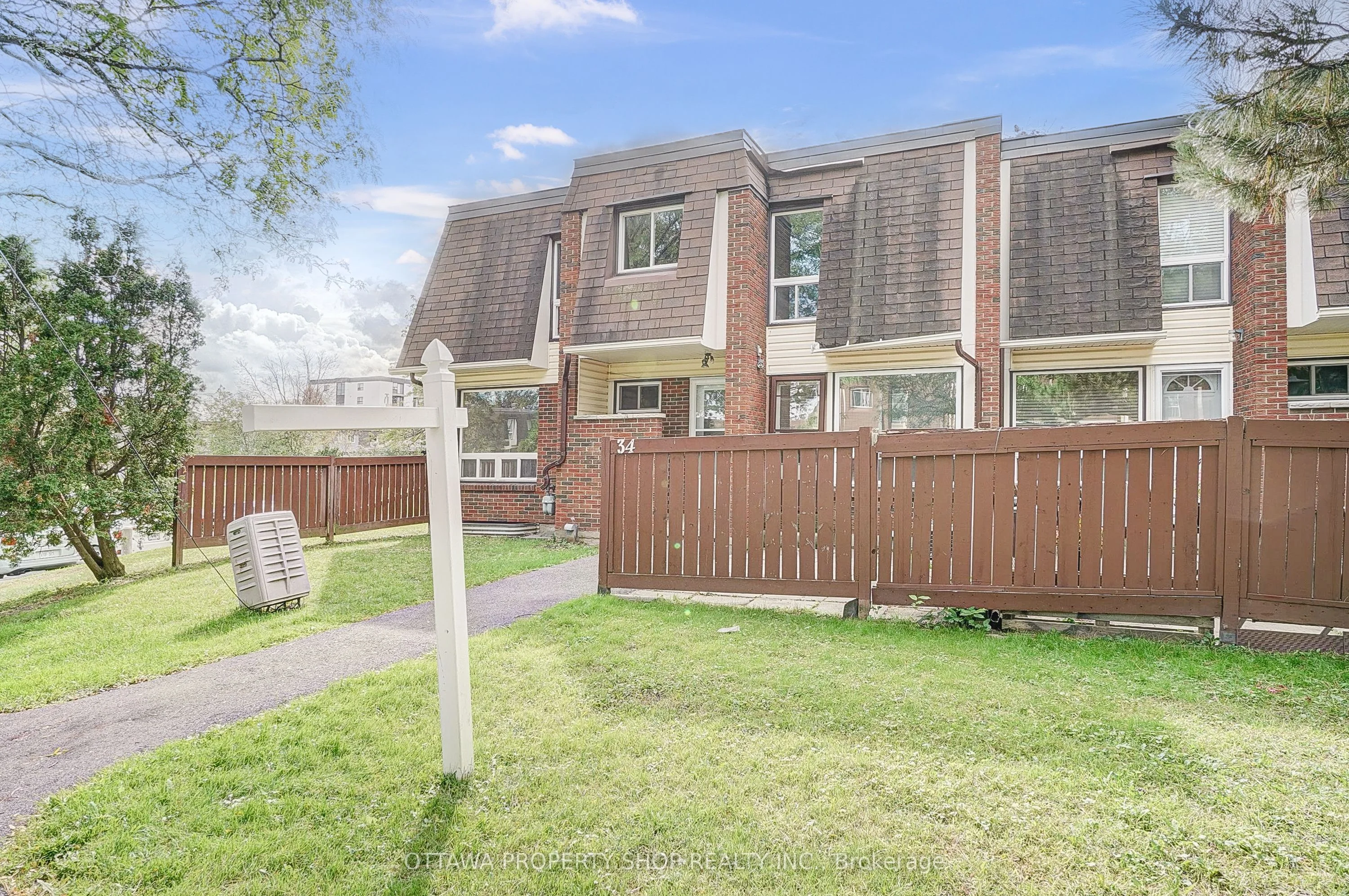 2939 FAIRLEA Crescent 34, Hunt Club - South Keys and Area, ON K1V 9A5