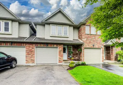Att/Row/Townhouse in Waterloo