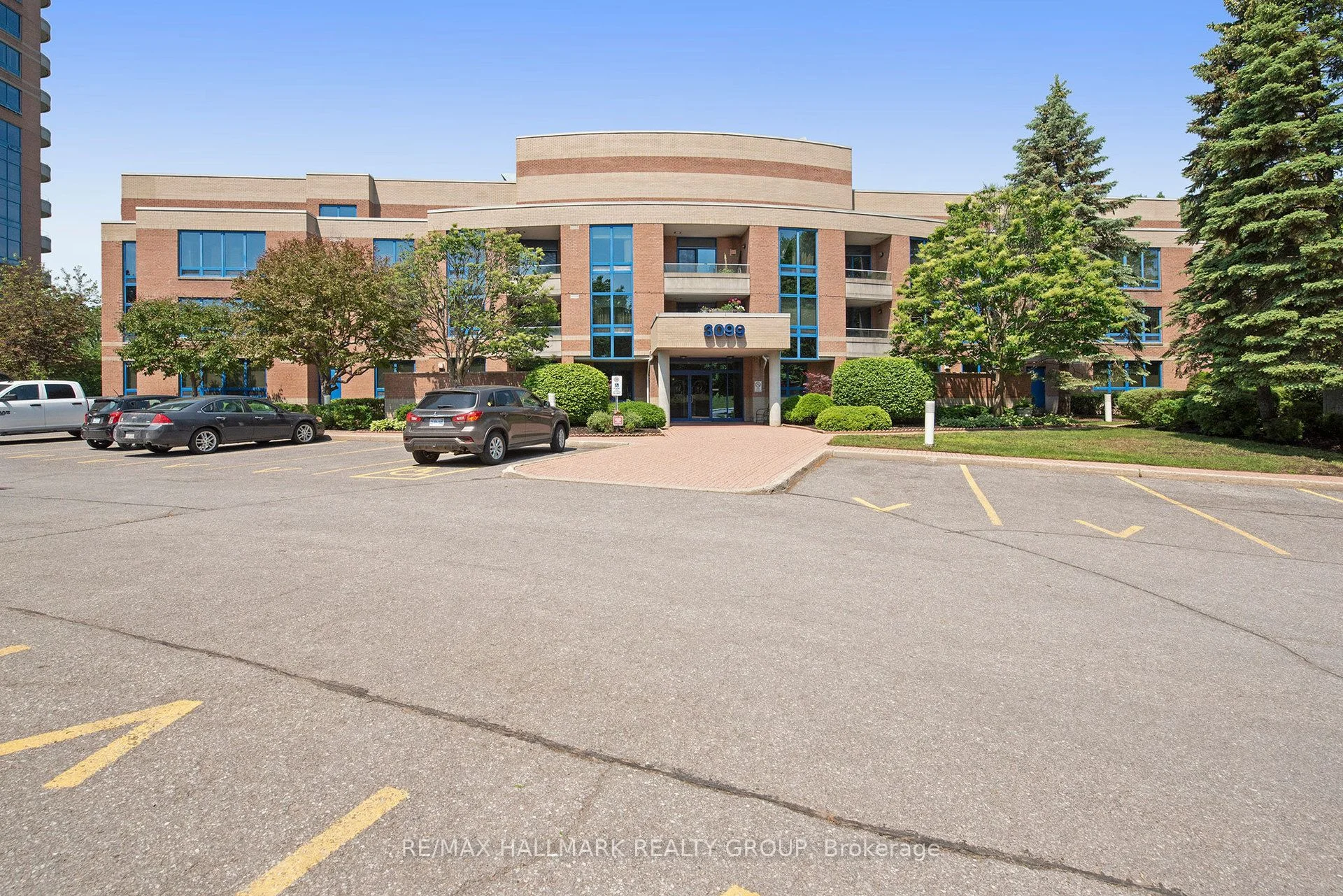 3099 Carling Avenue 108, Crystal Bay - Rocky Point - Bayshore, ON K2H 5A6
