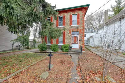 Detached in Woodstock